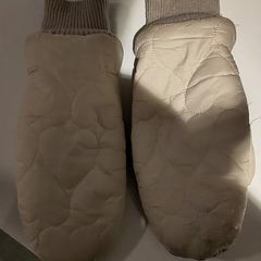 Eskularruak, gisa salatu by Bibliotheek Neude (Utrecht) iLost erabiliz