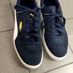 Zapato Navy blue, ha sido reportado por Inntel Hotels Amsterdam Centre con iLost