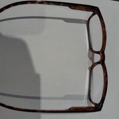 Gafas marron, ha sido reportado por TCL con iLost