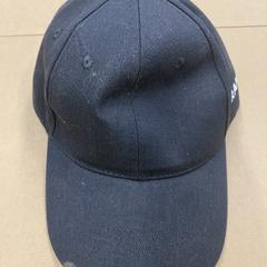 Berretto da uomo Svart m/hvit skrift, come riportato da IKEA Åsane utilizzando iLost