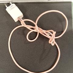 شاحن usb Wit en rose، كما تم الإبلاغ عنه بواسطة Breng Nijmegen عبر iLost