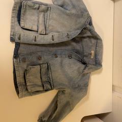 Rifľová bunda Denim, ako bolo nahlásené Pathé Schiedam pomocou iLost