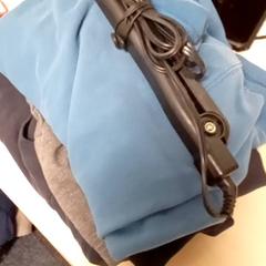 Vestiti, come riportato da Mövenpick Hotel Amsterdam City Centre utilizzando iLost