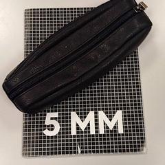 Kasse & Notisbok Zwart, som rapportert av Vrije Universiteit Amsterdam ved bruk av iLost