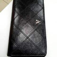 Pénztárcák Lepoutre, amint azt ilévia az iLost segítségével jelentette.