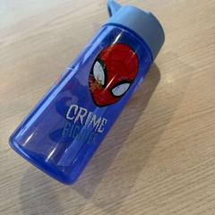 Bidon Spiderman, zgłoszono przez Van Heugten Tours przy użyciu iLost