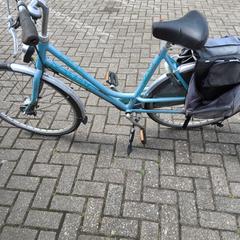 Damesfiets  blauw, iLost를 사용하여 Stadswerk072에 보고됨