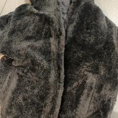 السترة، كما تم الإبلاغ عنه بواسطة Inntel Hotels Amsterdam Centre عبر iLost