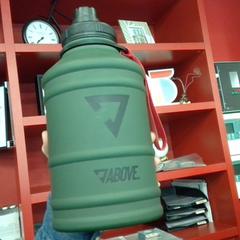 İLost kullanarak MEININGER Hotel Bordeaux Gare Saint-Jean tarafından bildirildiği gibi Şişe