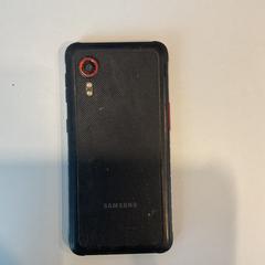 Samsung Zwart/rood, amint azt Gemeente Amsterdam - Bureau Gevonden Voorwerpen az iLost segítségével jelentette.
