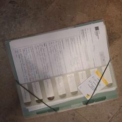 Libro scolastico doorzichtig Rhizo Gassy, come riportato da Regio West-Vlaanderen utilizzando iLost