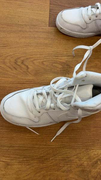 Shoe