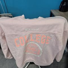 Gyermek pulóver Roze, amint azt Arriva Infoshop Enschede az iLost segítségével jelentette.