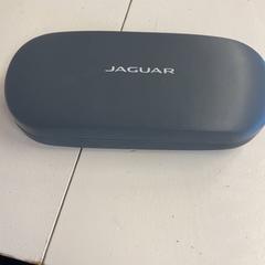 안경이 있는 안경 케이스, iLost를 사용하여 HTM에 보고됨