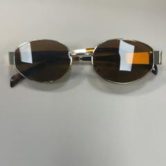 Des lunettes de soleil, a été signalé par Movie Park Germany utilisant iLost