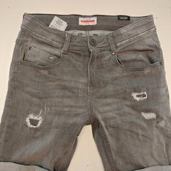 Korte broek Jeans Vingino, zoals gemeld door Avonturenpark Hellendoorn met iLost