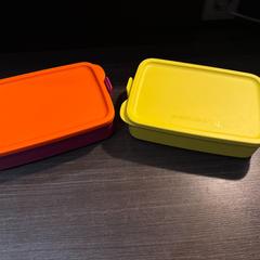 Tupperware red/orange/yellow, as reported by Hotel Apeldoorn using iLost