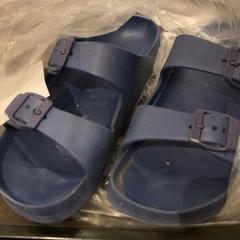 Fürdőpapucs badslipper, amint azt Van der Valk Hotel Heerlen az iLost segítségével jelentette.