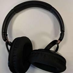 Auriculars, segons ha informat Breda University of Applied Sciences Mgr. Hopmansstraat mitjançant iLost