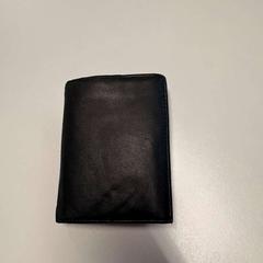 財布 van Luijn がiLostで TheaterHangaar によって報告されました