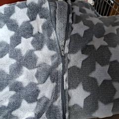 Monoa Grijs met sterren, gisa salatu by IKEA Wilrijk iLost erabiliz