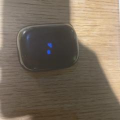 Earbuds & Earpods Black, come riportato da MEININGER Hotel Berlin East Side Gallary utilizzando iLost