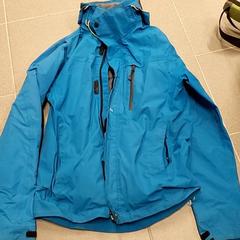 Kleding - Regenjas, segons ha informat Centraal magazijn mitjançant iLost