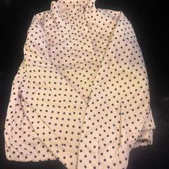 Dámska bunda Polkadots, ako bolo nahlásené Hotel V Frederiksplein pomocou iLost