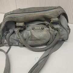 ハンドバッグ がiLostで Transdev Gooi en Vechtstreek によって報告されました