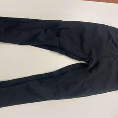 Joggers Zwart, as reported by Stad Peer using iLost