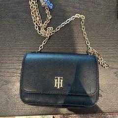 Tasche Zwart, gemeldet von Van der Valk Hotel Amsterdam-Amstel über iLost