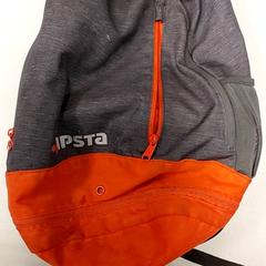 Batoh Grijs/Oranje, jak nahlášeno Regio West-Vlaanderen pomocí iLost