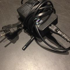 Oplader laptop Zwart, a été signalé par Universiteit Gent - Faculteitsbibliotheek LW utilisant iLost