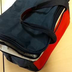 Taška - Koeltas Blauw/ Rood, ako bolo nahlásené Centraal magazijn pomocou iLost