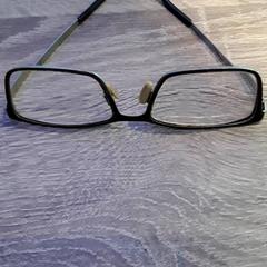 Lentes, segundo informou EBS Tramplein usando iLost