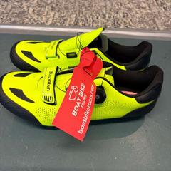 Shoes Neon Geel, as reported by Boat Bike Tours using iLost