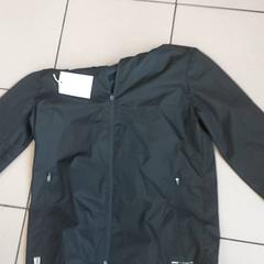 Kleding -Jas, como reportado por Centraal magazijn utilizando o iLost