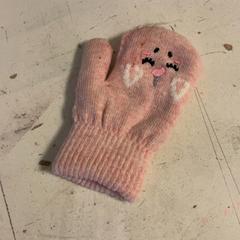 Guanti, come riportato da Artis utilizzando iLost