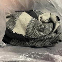 Szal sjaal, zgłoszono przez ibis Styles Rotterdam Ahoy przy użyciu iLost