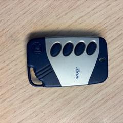 Telecomando, como reportado por EBS OV Poeldijk utilizando o iLost