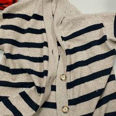 衣類 Blouse がiLostで Regio Limburg - Leuven によって報告されました