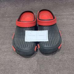 くつ black and red がiLostで The Dominican によって報告されました