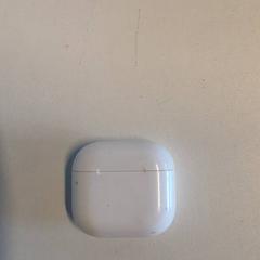 Puzdro na slúchadlá, ako bolo nahlásené Qbuzz ZHN pomocou iLost