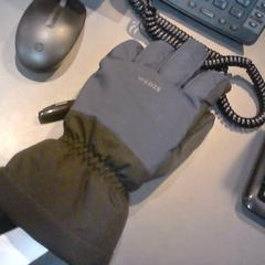 Hardware wedze handschoen, as reported by SnowWorld Landgraaf using iLost