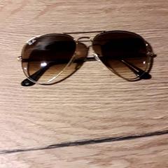 Sunglasses, as reported by Van der Valk Hotel Apeldoorn - De Cantharel using iLost