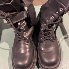 Shoe, as reported by Inntel Hotels Amsterdam Landmark using iLost