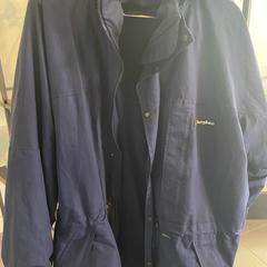 Blue Berghaus Aquafoil Jacket, zoals gemeld door Best Kept Secret 2025 met iLost