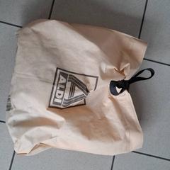 Borsa en coton beige, come riportato da ilévia utilizzando iLost