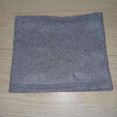 Bolsa de cuello tour de cou - gris, ha sido reportado por IKEA Liège con iLost