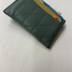 Pénztárca Allach, amint azt HTM az iLost segítségével jelentette.